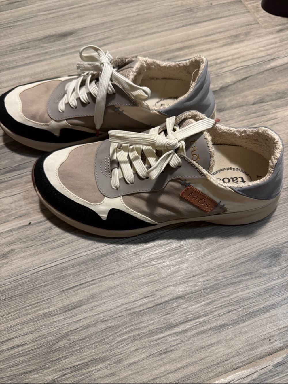 Taos Beige/Periwinkle/Gray Low-Top Slip-On Sneakers - Picture 5 of 11